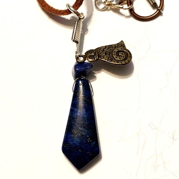 Lapis Lazuli Cat Pendant Necklace – Intuition, Mystery & Divine Wisdom - Picture 4 of 7